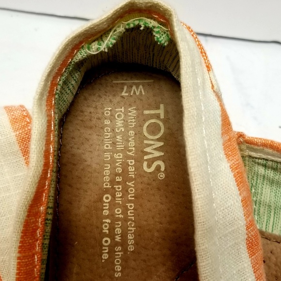 TOMS Classic Womens Striped Canavas Shoes - Picture 5 of 8